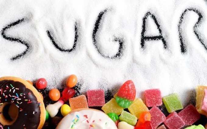 Kẹo có đường, bánh ngọt, trái cây ngọt (sầu riêng, nhãn, mít) đều là những món ăn “tối kỵ” cho người tiểu đường.